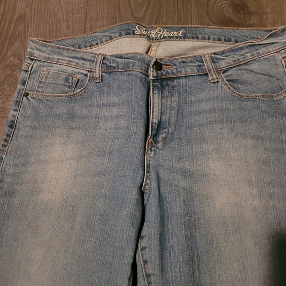 Old Navy SWEETHEART jeans - Picture 2 of 5